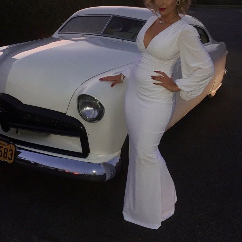 Laura Byrnes California Gia Gown size 6